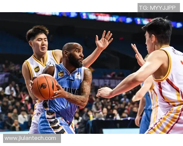 南京篮球队进攻战术深度分析与实战应用探讨