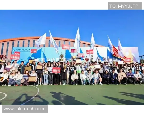 广州足球队在钻石联赛中的拼搏历程与荣耀时刻全景回顾